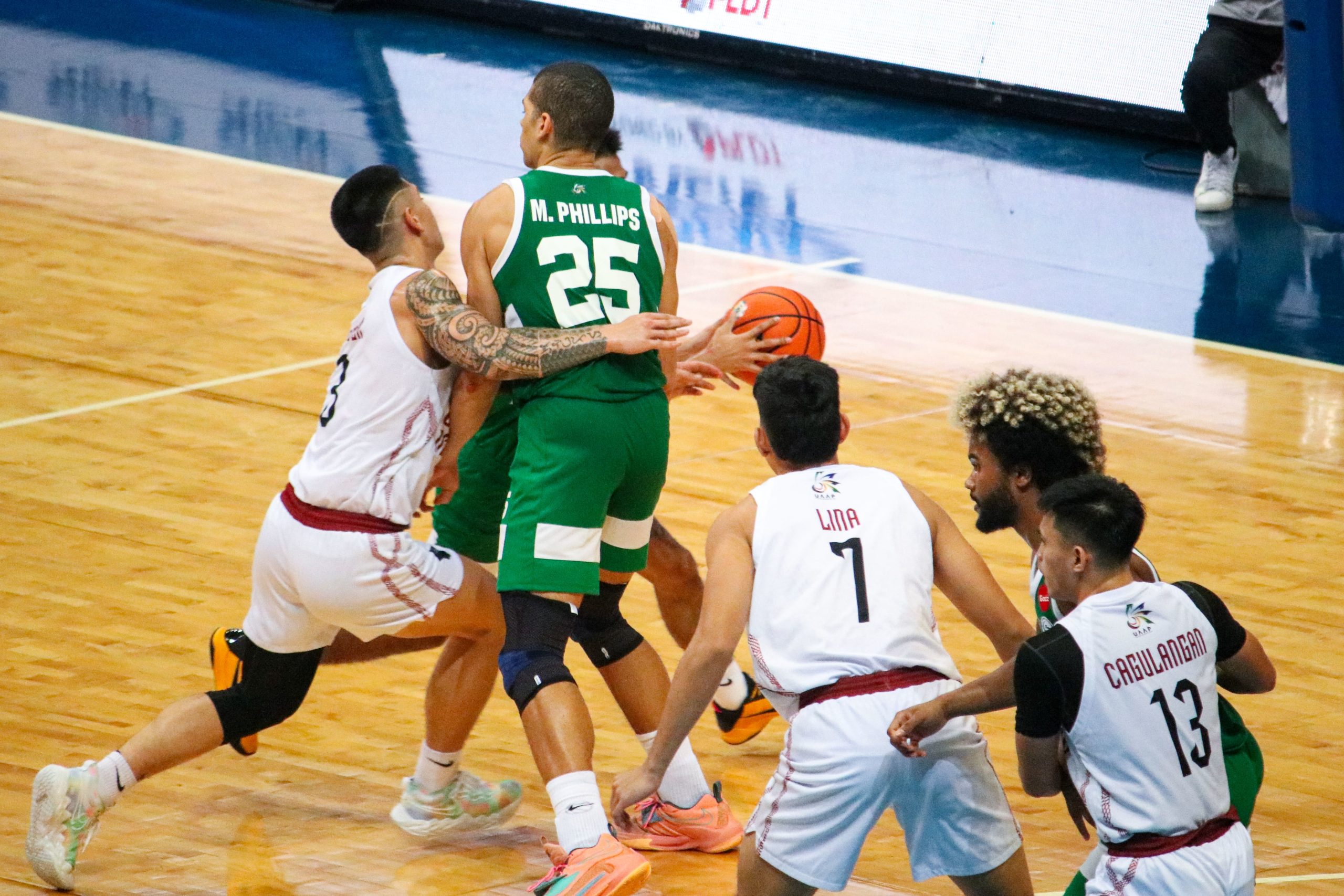 DLSU Green Archers, bigong mapatid ang pagbulusok ng UP Fighting Maroons!