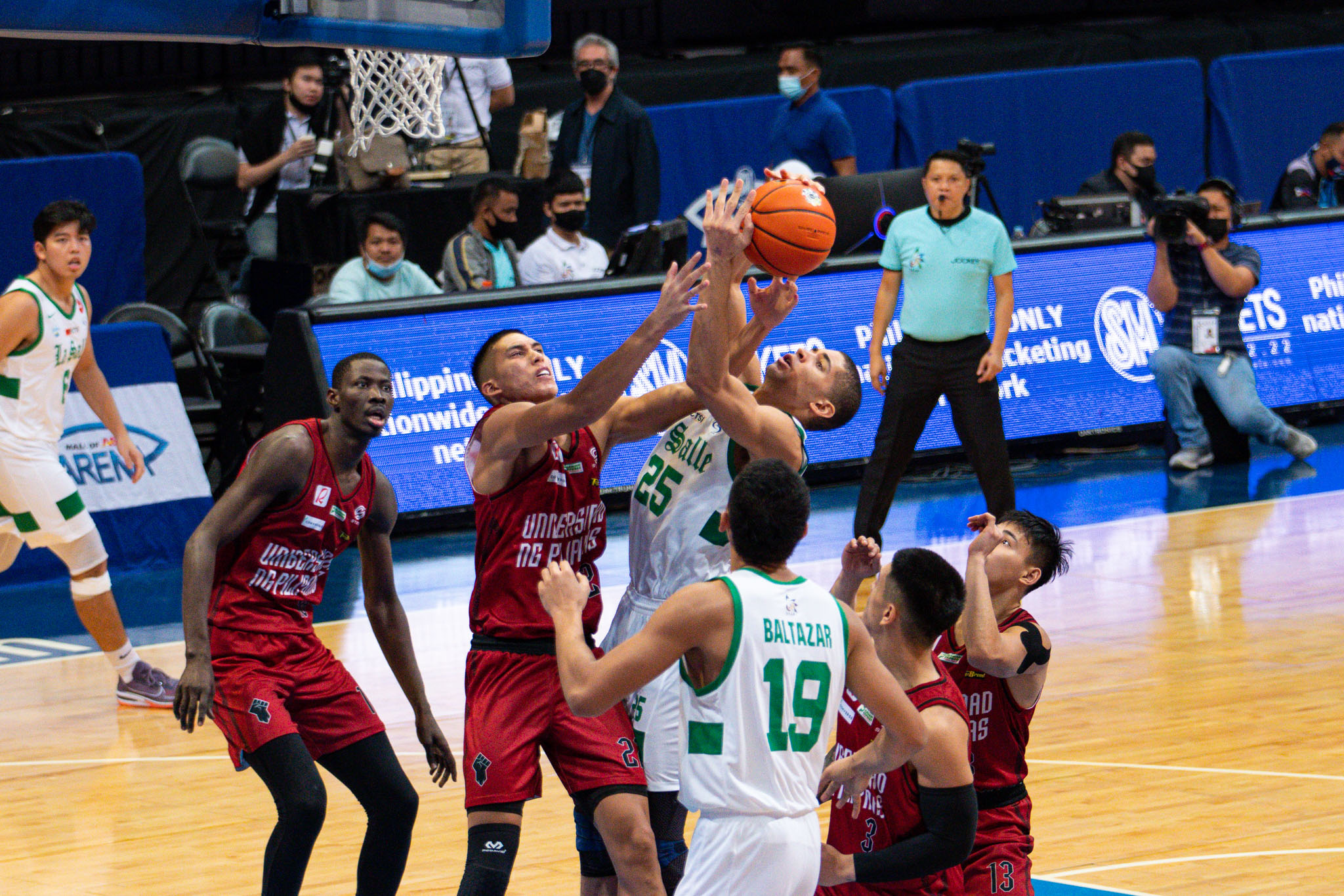 Read more about the article Maliksing panimula, paralisadong panapos: DLSU Green Archers, kumalas sa pangwakas na pananalasa ng UP Fighting Maroons!