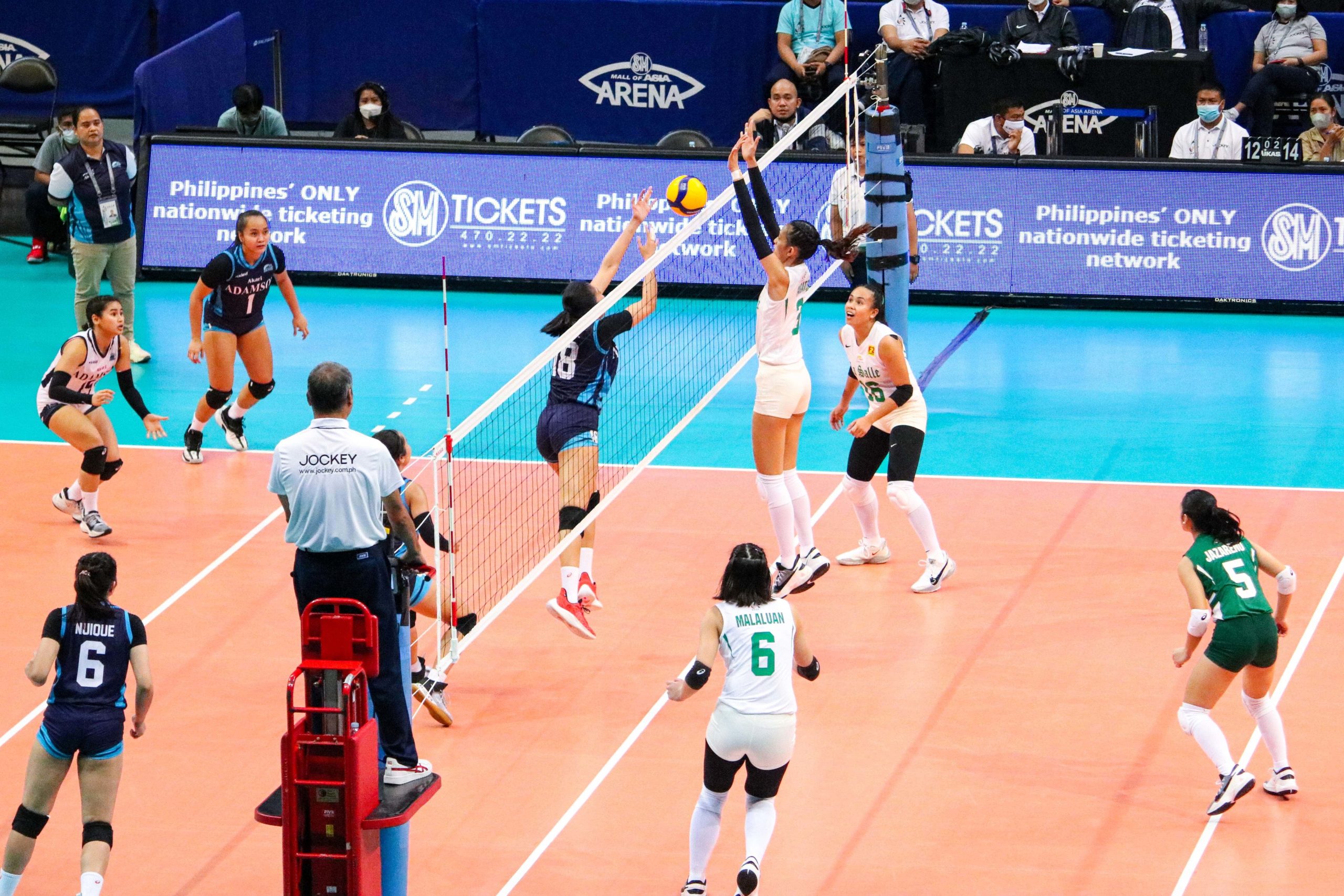 Patuloy na pag-abante: DLSU Lady Spikers, pinabagsak ang gutom na AdU Lady Falcons!