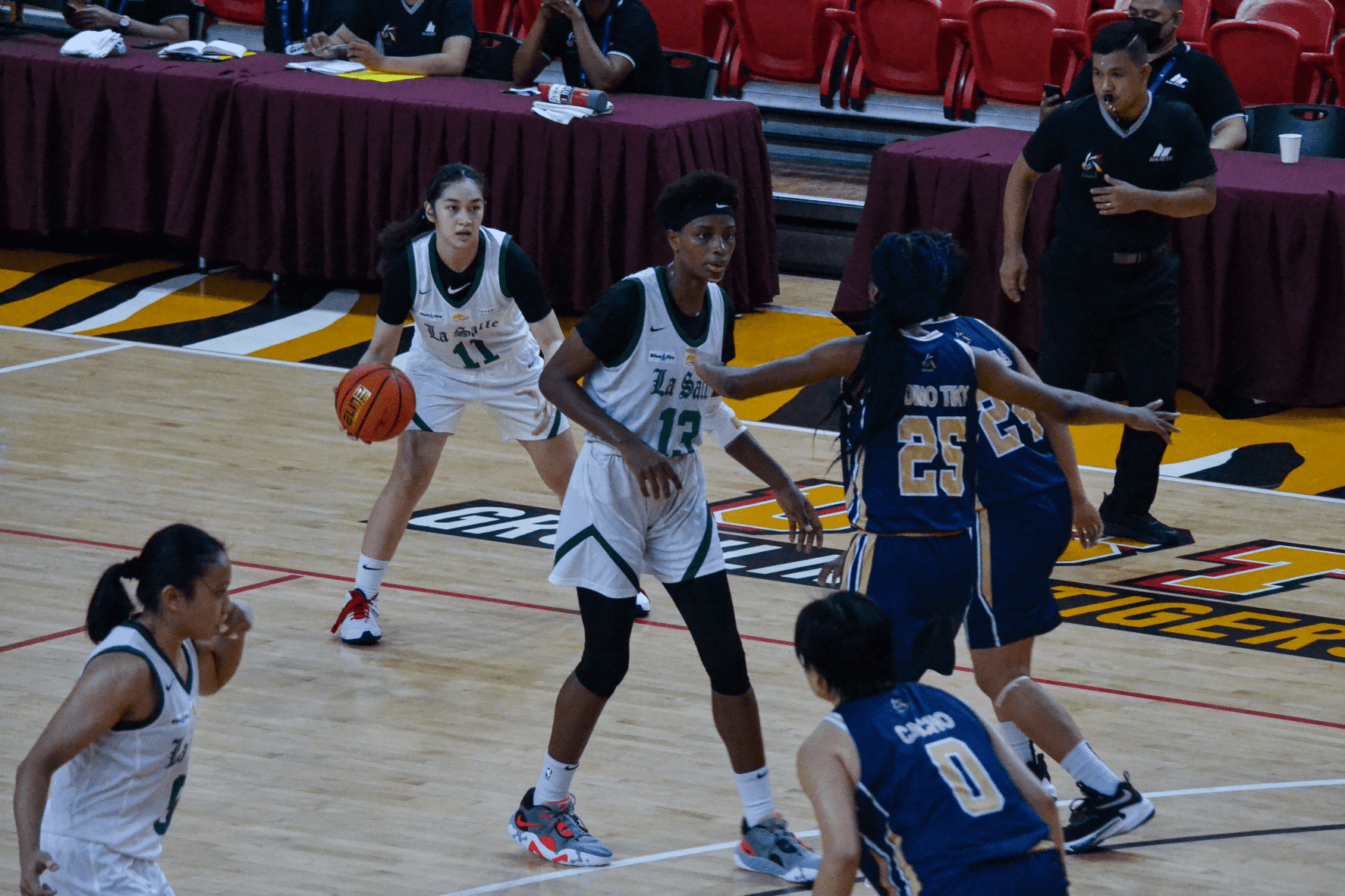 Read more about the article Pag-ukit ng kasaysayan: Lady Archers, pinayuko ang 6-time defending champions NU Lady Bulldogs!