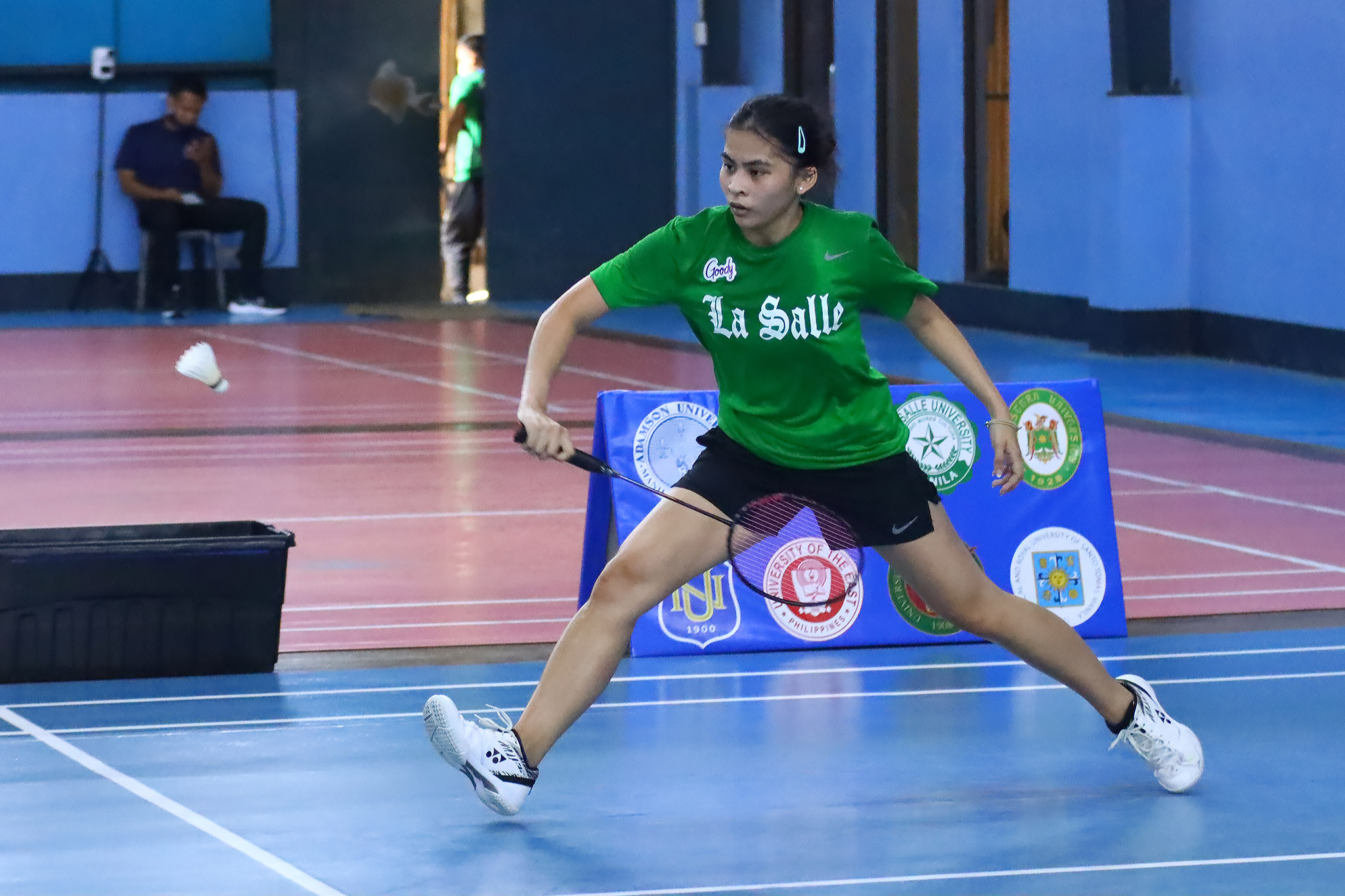 Read more about the article Green Shuttlers, sinunggaban ang Soaring Falcons; Lady Shuttlers, pumalya sa Blue Eagles