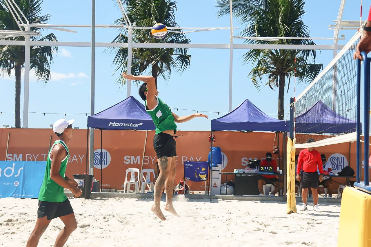 Read more about the article Green Spikers, nakamit ang ikalawang panalo sa UAAP Season 85 Men’s Beach Volleyball Tournament!