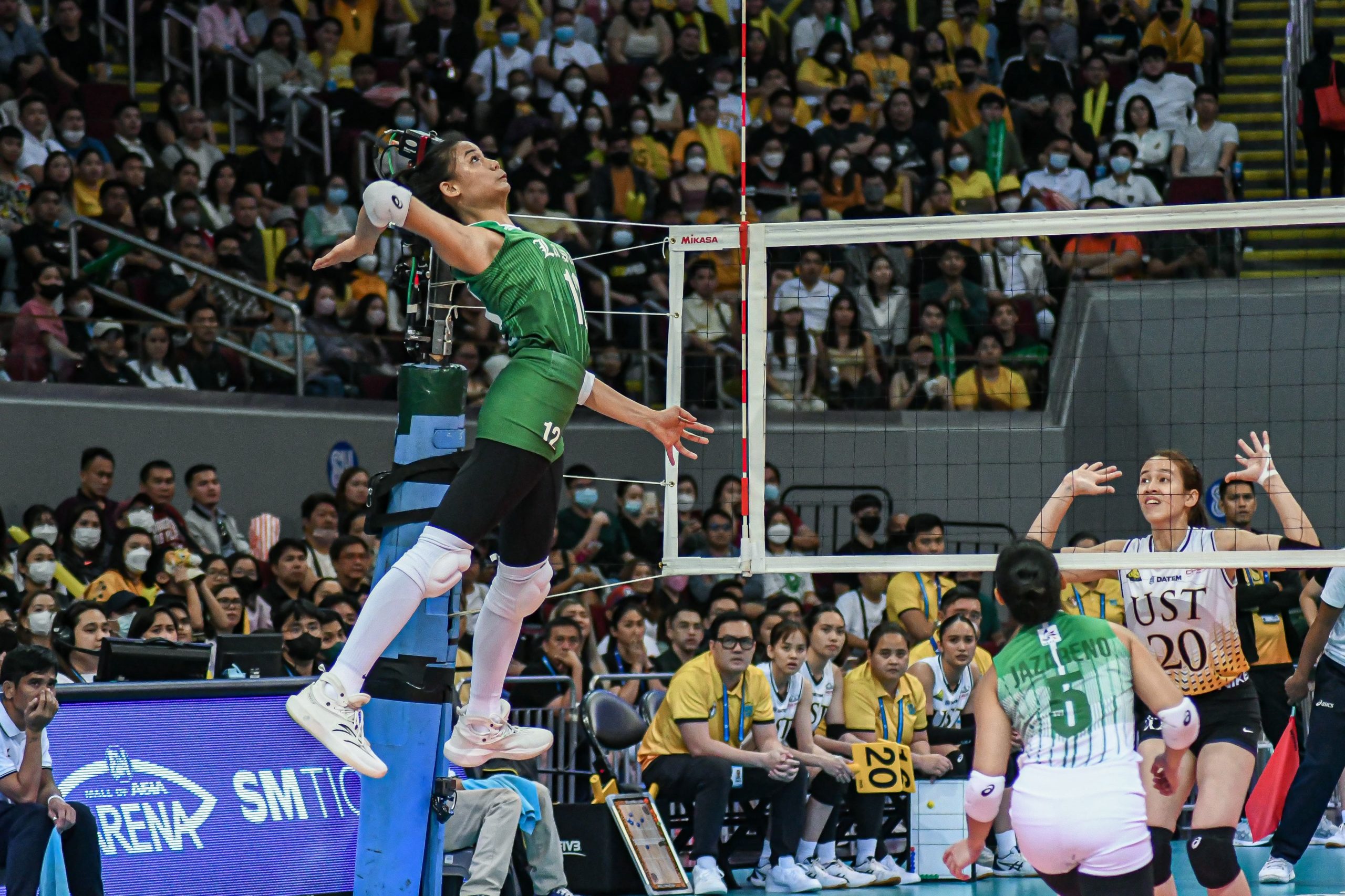 Read more about the article Lady Spikers, pinigilan ang pagdagundong ng Golden Tigresses