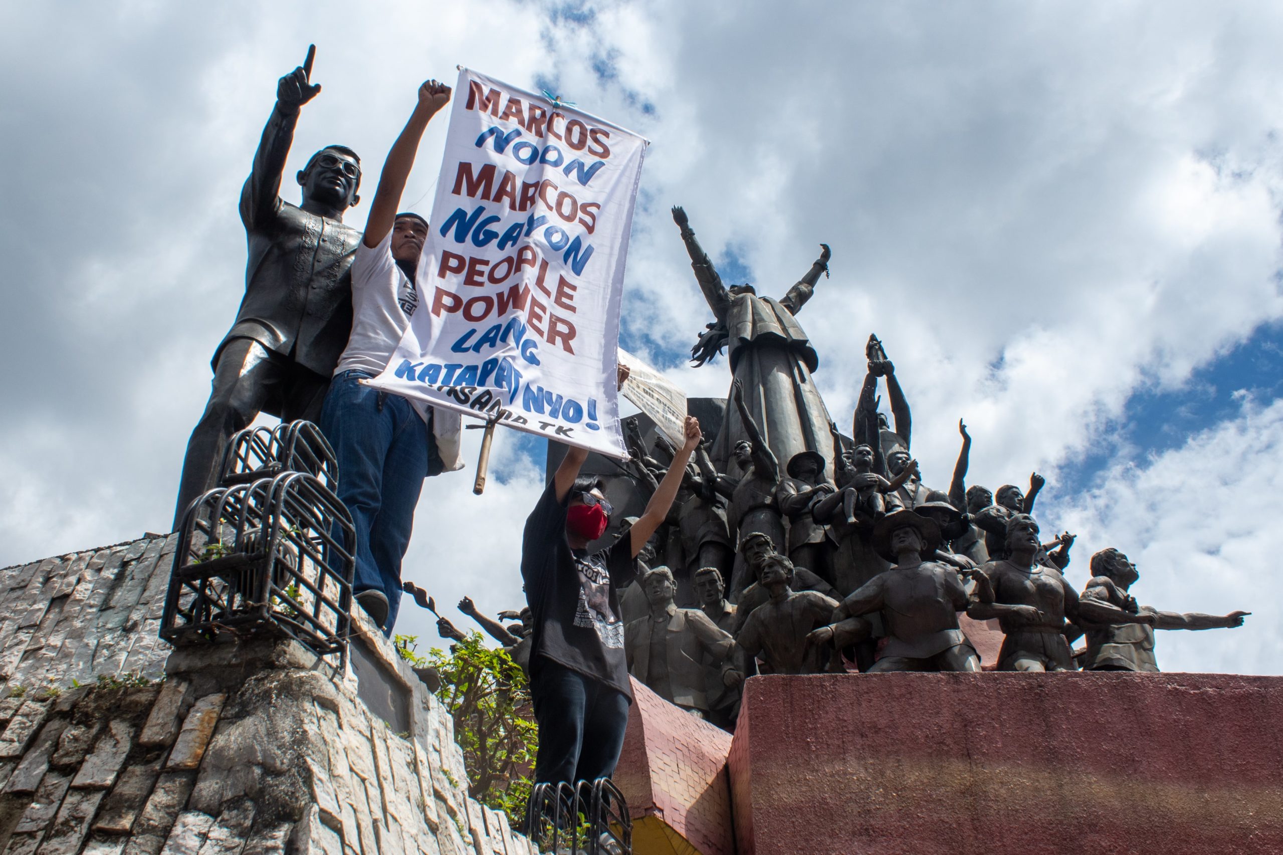 Read more about the article EDSA 37: Pagbabalik-tanaw sa kasaysayan ng pagpiglas laban sa diktadurya