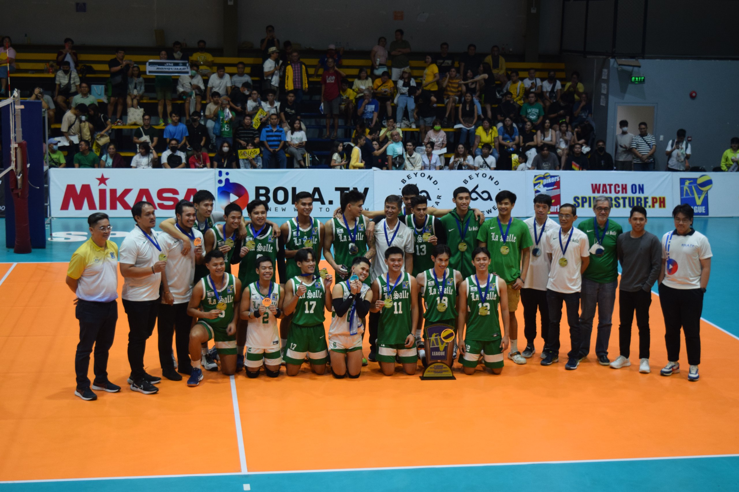 Read more about the article TAFTgumpay ng Berde at Puti: Green Spikers, kinoronahan sa finals ng V-League