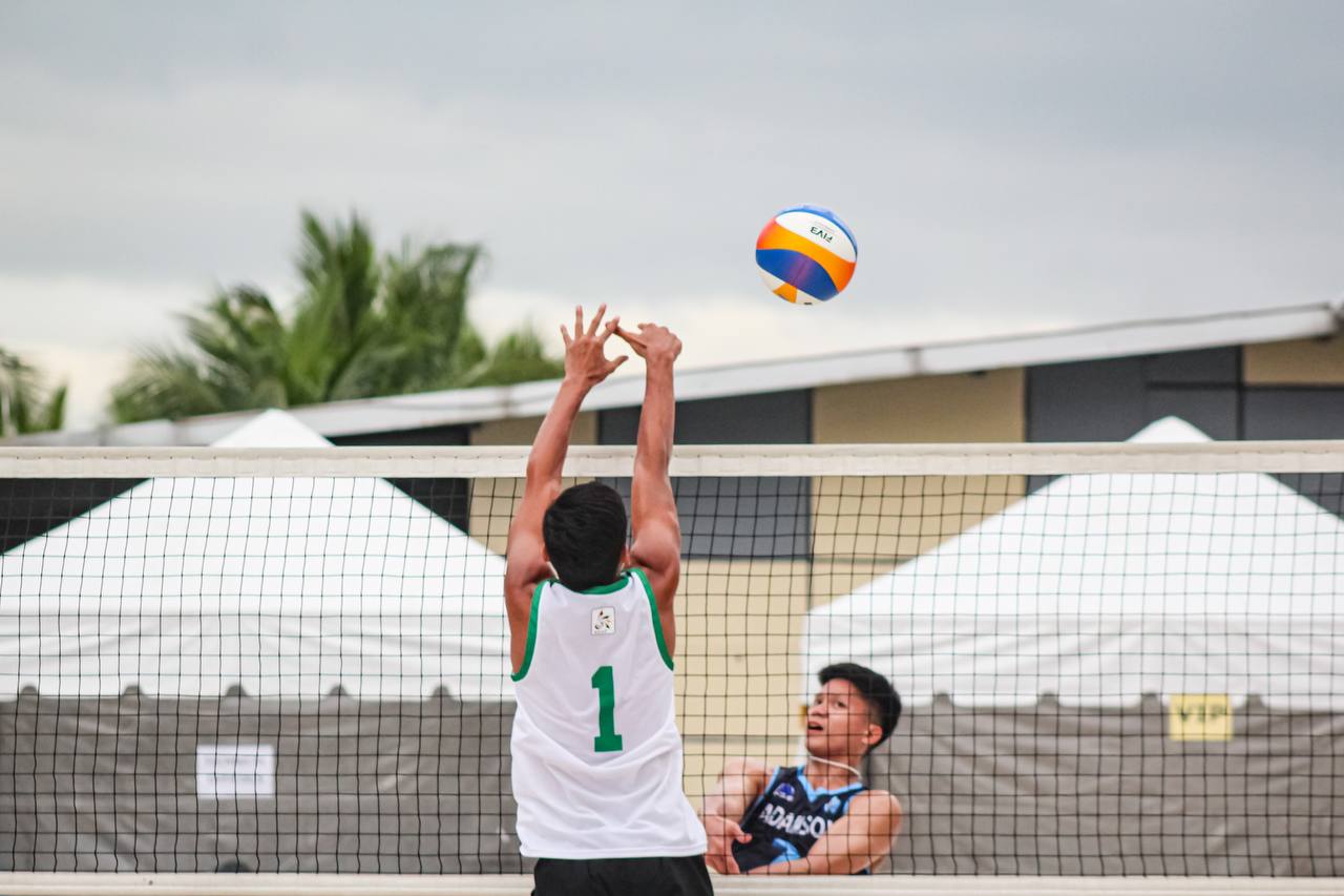 Read more about the article Green Spikers, sinabuyan ng buhangin ang Soaring Falcons