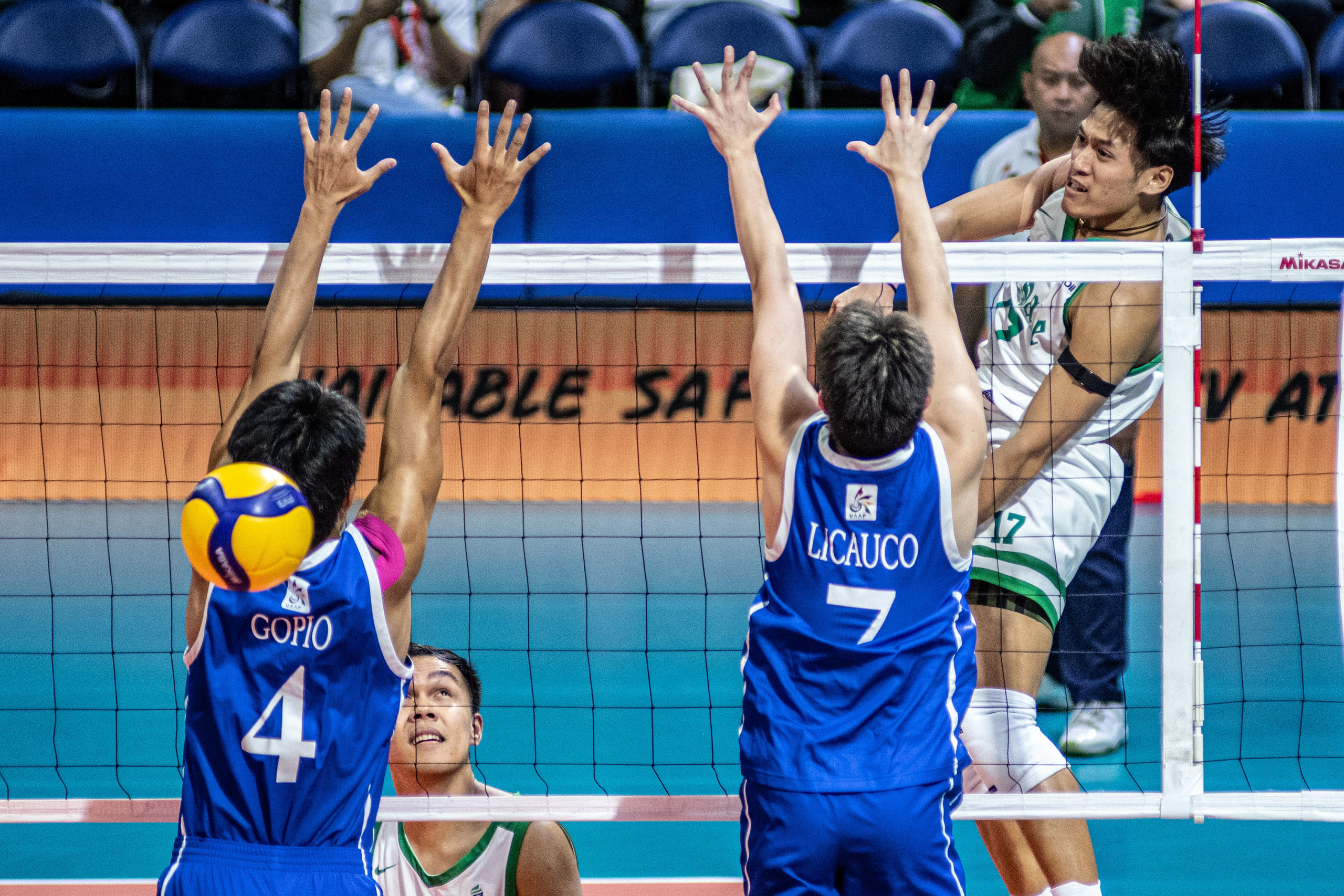 Read more about the article Green Spikers, nilusob ang kampo ng Blue Eagles