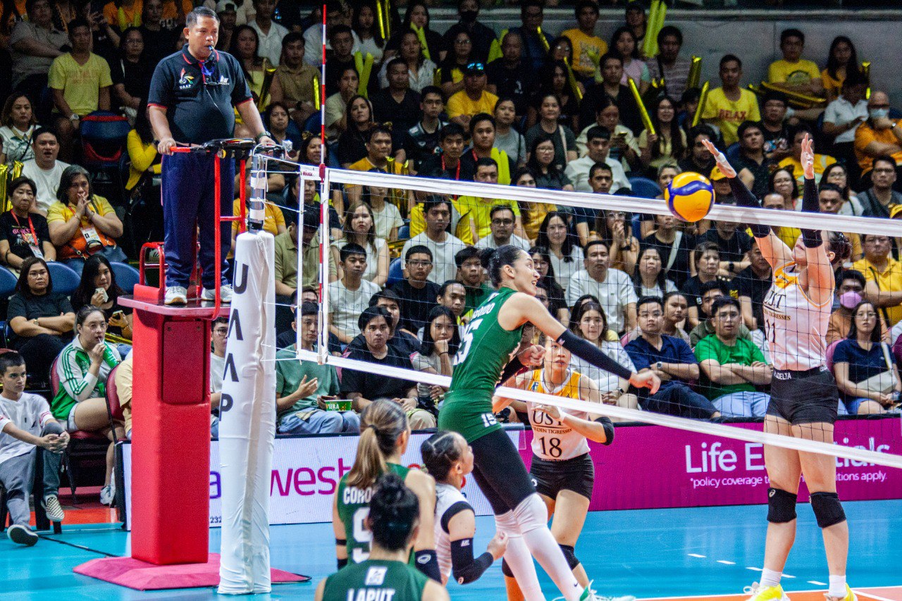 Read more about the article Lady Spikers, kumupas ang dilaab kontra sa pangil ng Golden Tigresses