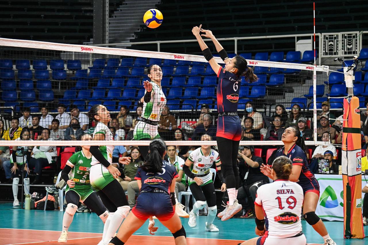 Read more about the article Lady Spikers, binihag ang kampo ng Lady Knights sa SSL