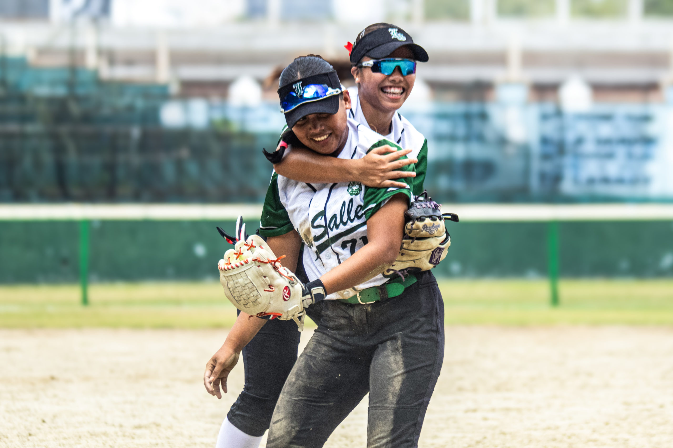 Read more about the article DLSU Lady Batters, niluray ang bagwis ng Ateneo Softball Team